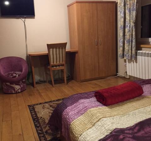 Pokój 2osobowy z łożem małżeńskim+dostawka dla dziecka