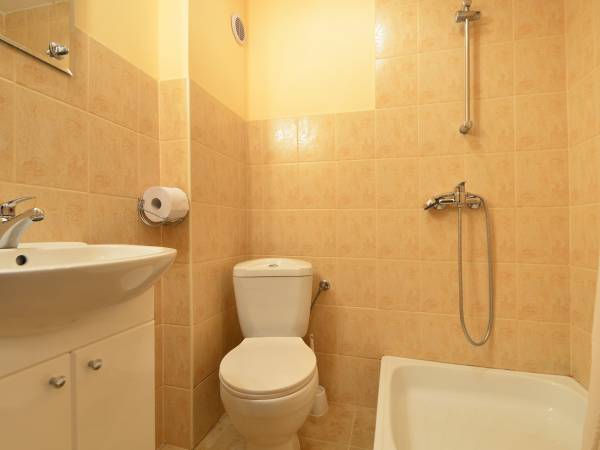 Łazienka do pokoju z lozkami pietrowymi