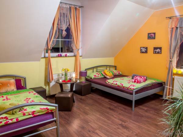 pokój nr 3. łóżko małżenskie + 2 pojedyńcze