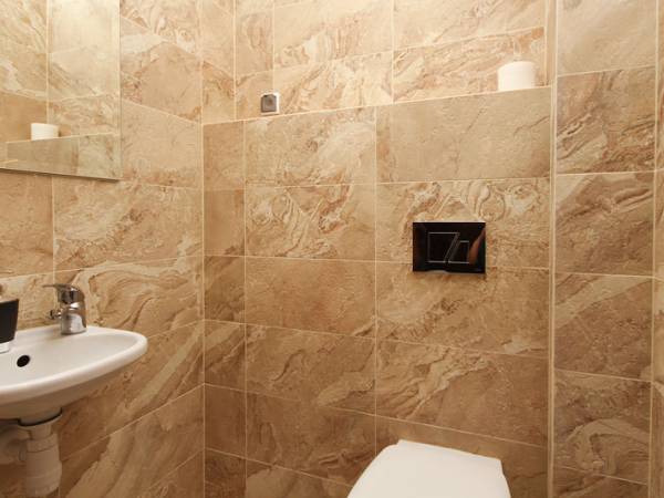 ogólnodostępne wc z umywalką