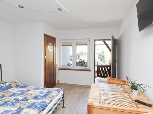 Nr 10 - pokój 4-osobowy, wschodni, z tarasem