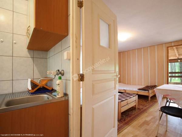 domek 5 osobowy z aneksem kuchennym, widok cęści aneksu kuchennego