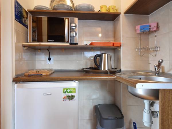 anek kuchenny w pokojach typu studio