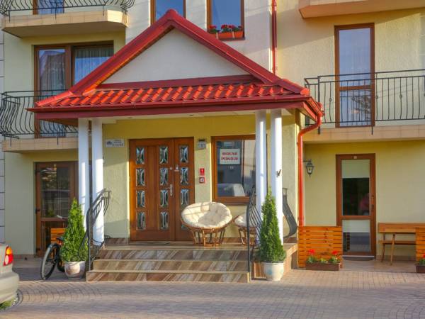 Wejście do Villi Solaris