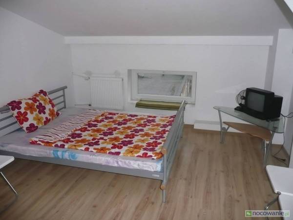Pokój 2- osobowy z podwójnym łóżkiem