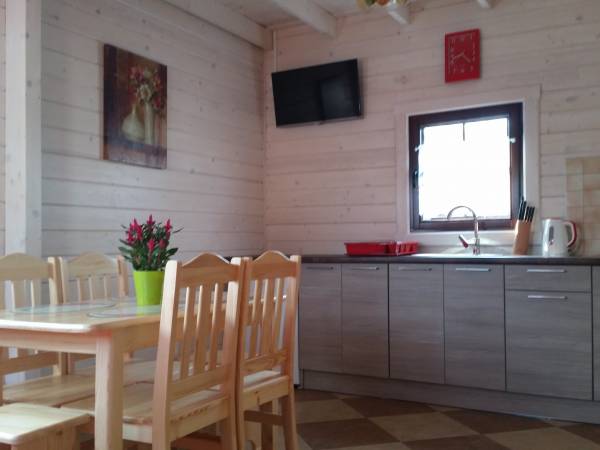 Aneks kuchenny w domku czerwonym