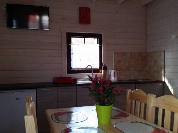 Aneks kuchenny w domku czerwonym