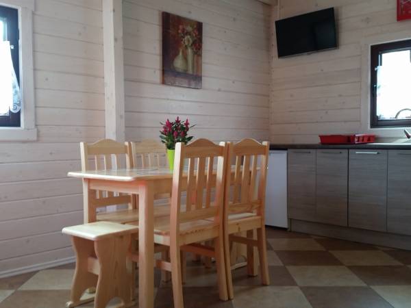 Aneks kuchenny w domku czerwonym