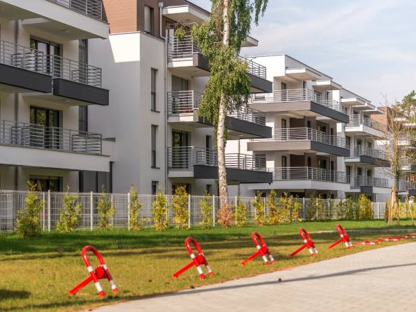 apartamentowiec + parking