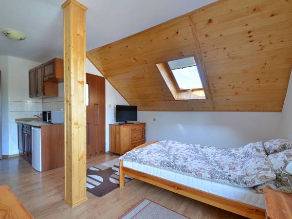 2 os poddasze + aneks + balkon