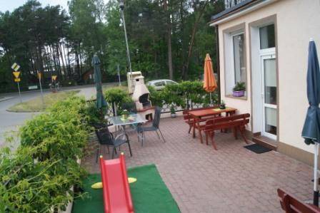 Widok z pokoi na parterze.