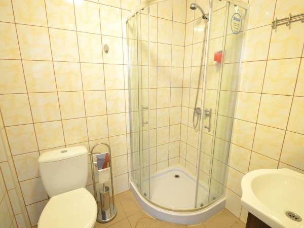 łazienka w pokoju 2 osobowym 