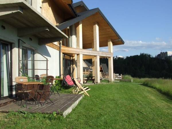 TARAS PRZED POKOJAMI