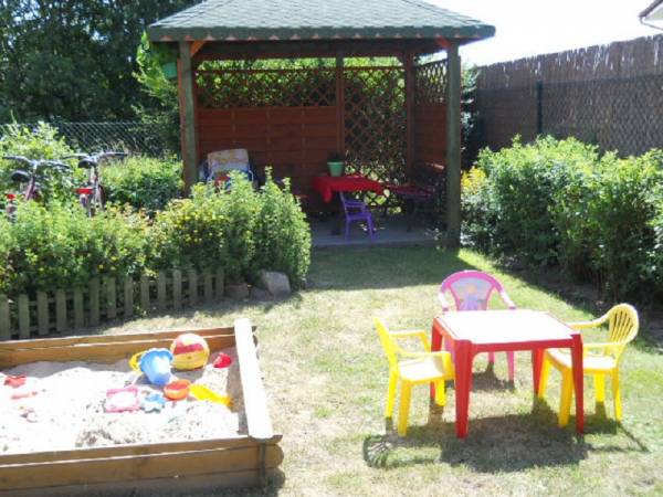 altana dla dzieci w ogrodzie