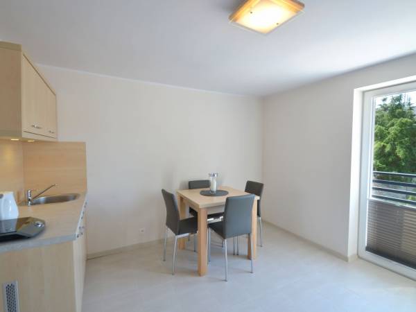 nr 10 studio 4-osobowe