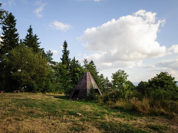 widok z wieży widokowej na Górze Wszystkich Św.