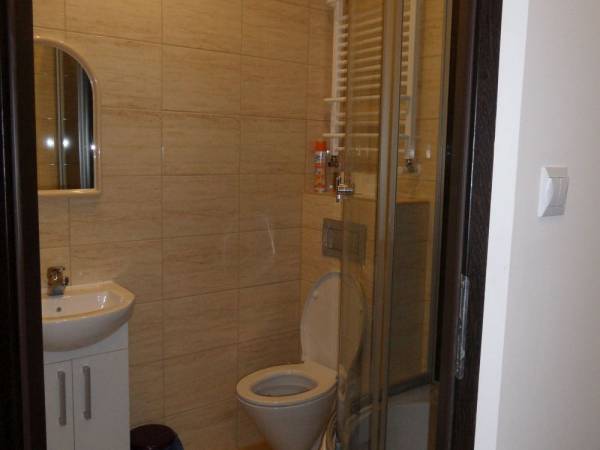 (1) pokój 4 osobowy