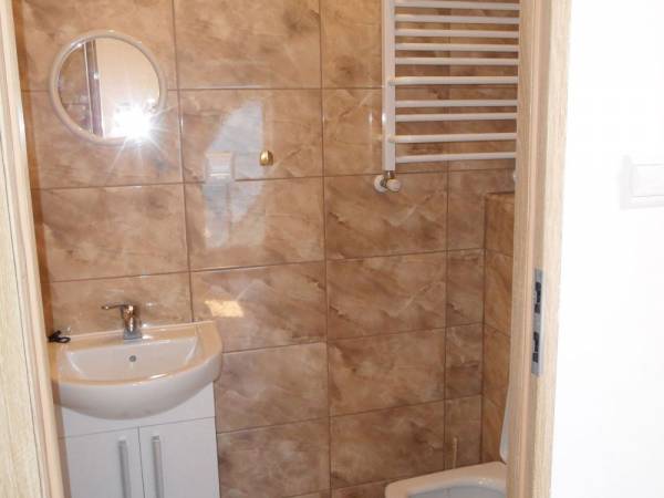 (2) pokój 6 osobowy 