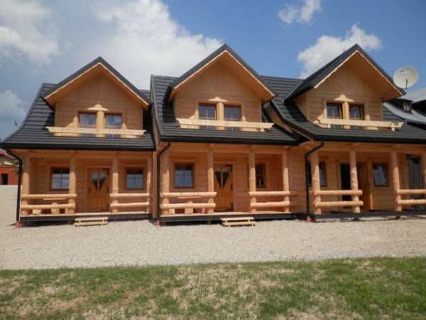 domki dwa 6 osobowe i jeden 8 osobowy