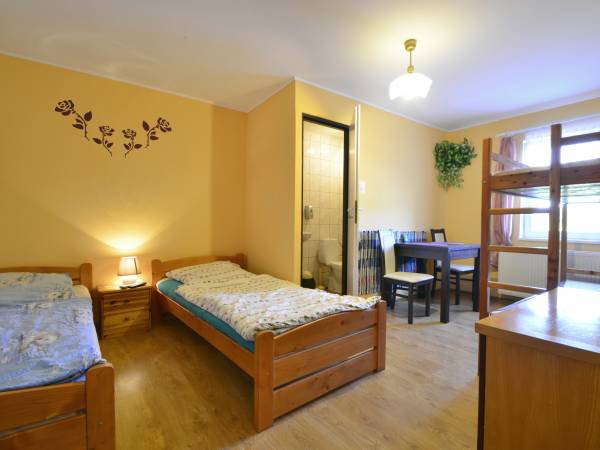 Pokoj 4 osobowy z łóżkiem piętrowym