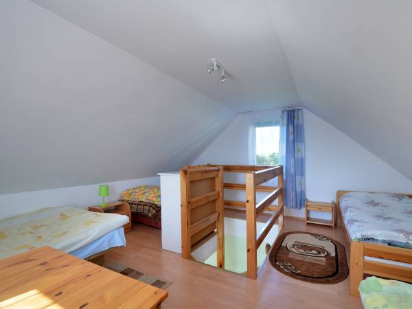 Pokój na piętrze w domku nr 4