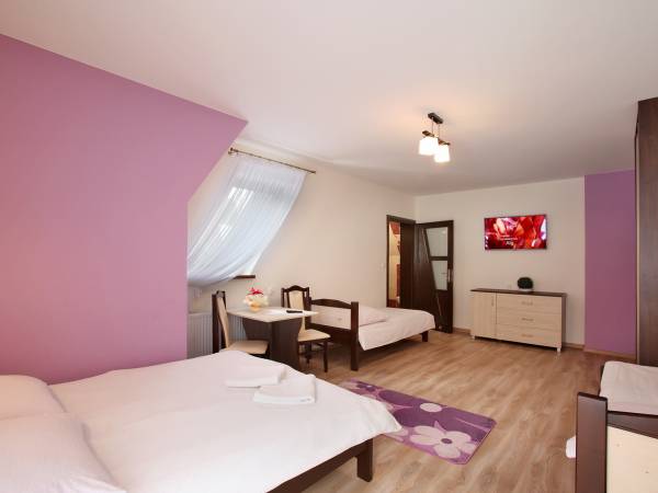 Pokój 4osobowy łóżko małżeńskie+2 pojedyńcze