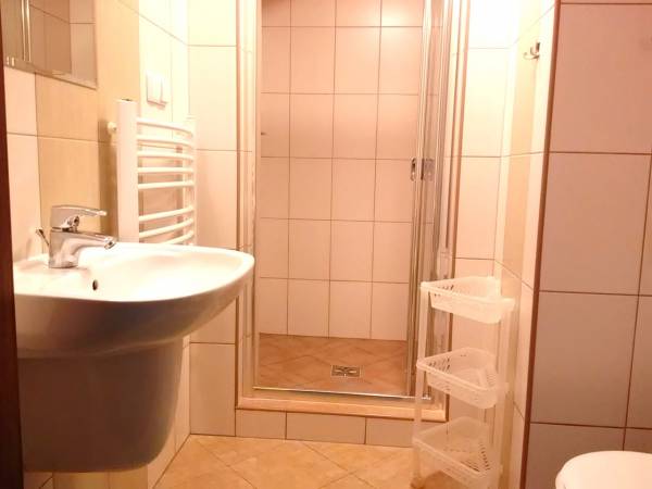 Łazienki z kabinami prysznicowymi