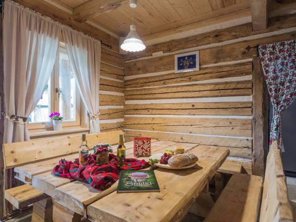 Jadalnia w domku góralskim