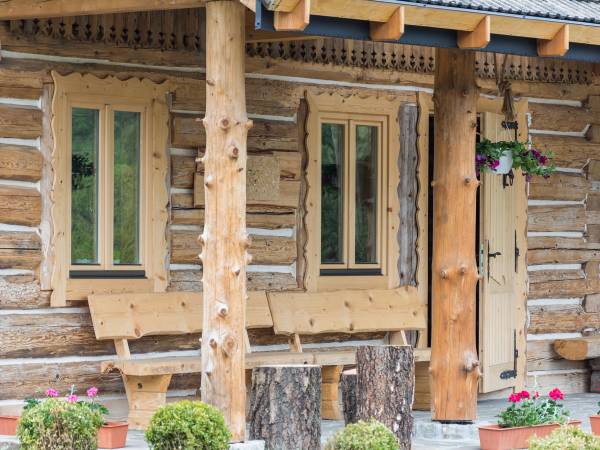 Ganek tradycyjnego domku