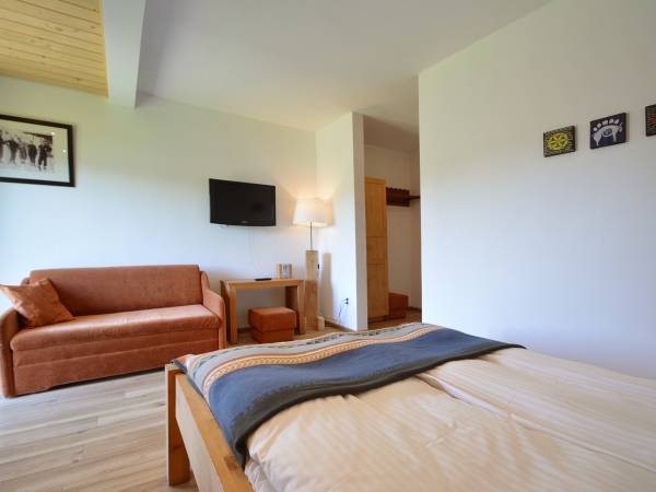 POKÓJ Z WIDOKIEM NA JEZIORO