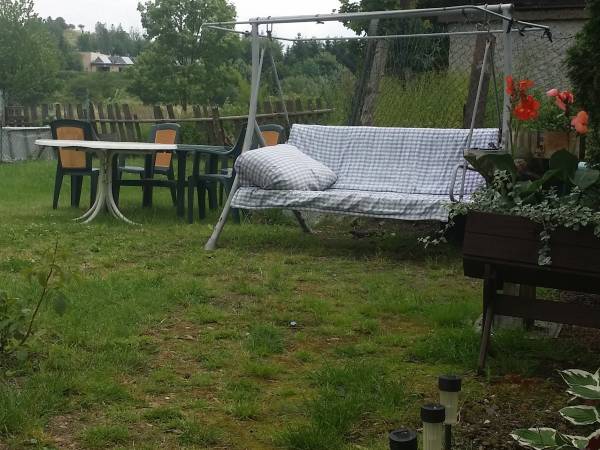 Możliwość relaksu przy domowym ogródku