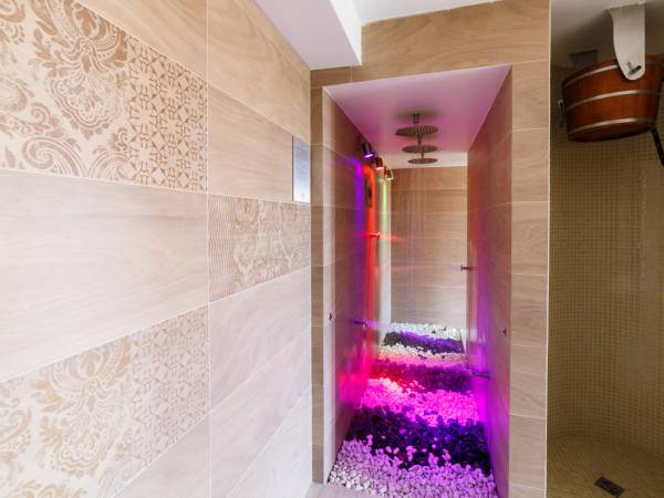 Hotel Sanvit Lake Resort & Spa