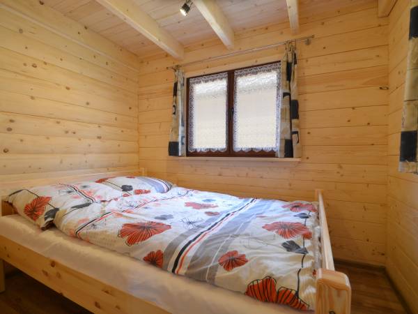 sypialnia domku z antresolą