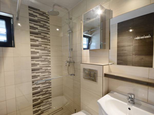 Myśliwska 30 - łazienka w domku 4-6 os.