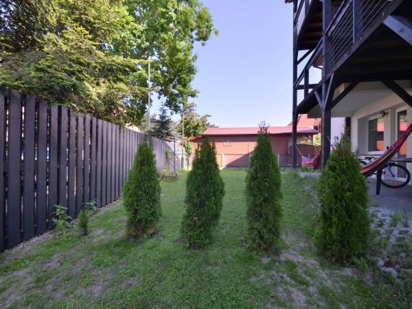 Taras z widokiem na trawnik