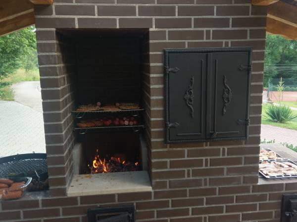 Grill z wędzarnią i kuchnią