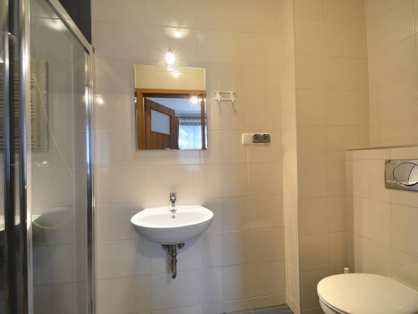 Łazienka w pokojach 2 osobowych Willa Maczek