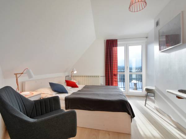 Siuster 1 - pokoj południowy z balkonem i