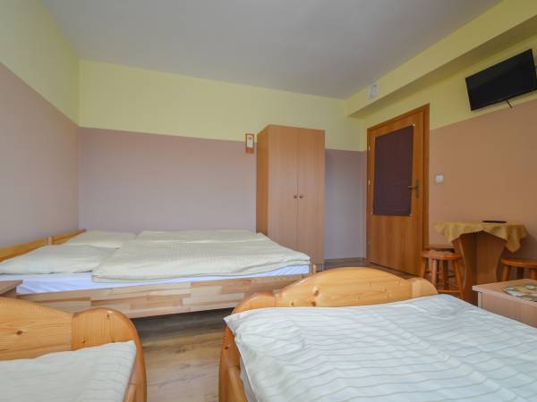 pokój 4 osobowy z łazienką