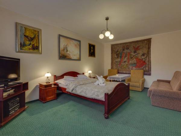 DOM AKTORA - Pokoje i Apartamenty