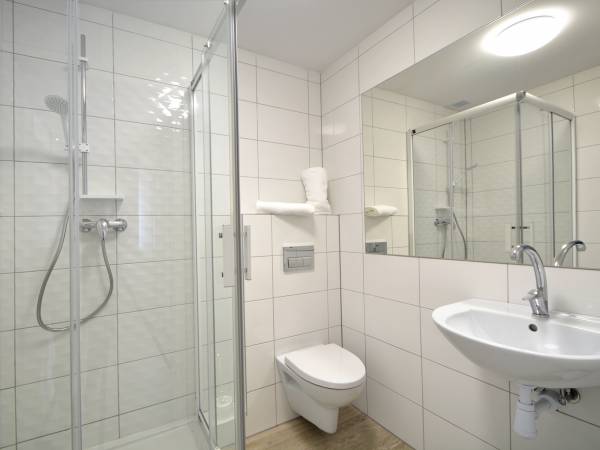 ŁAZIENKĄ APARTAMENT NR2