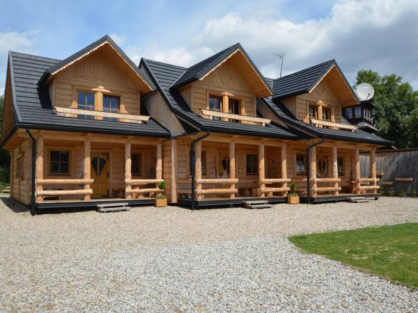 domki dwa 6 osobowe i jeden 8 osobowy