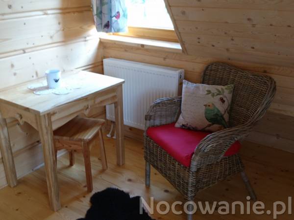 Sypialnia z łóżkiem małżeńskim