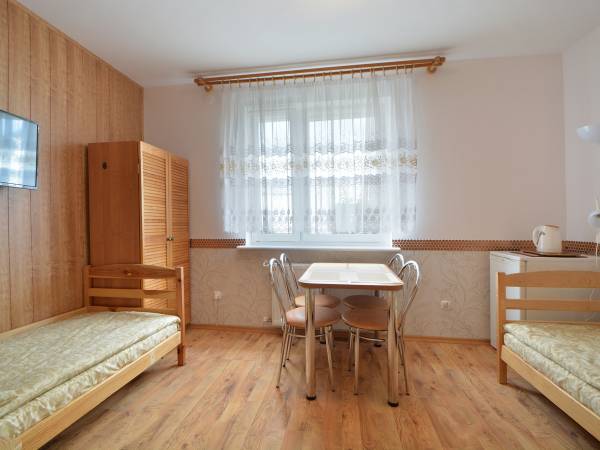 studio 4-osob, nr 1 z łazienką i aneksem .kuch.