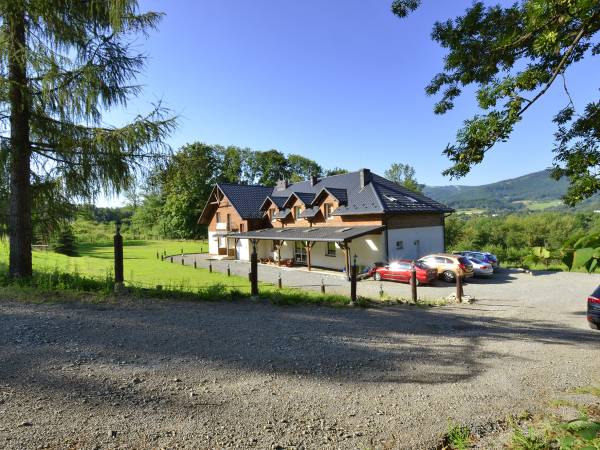 widok z Ulicy Rajski Zakątek