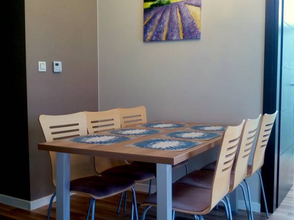 Jadalnia w apartamencie typu A