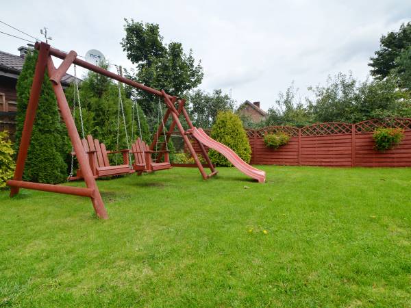 Huśtawka i zjeżdżalnia