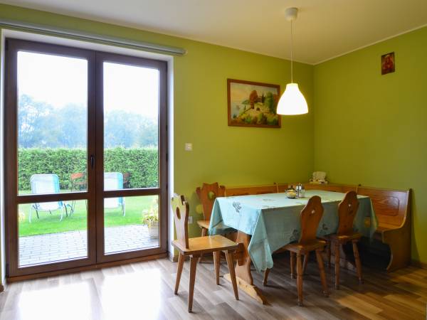 Aneks jadalny i taras.