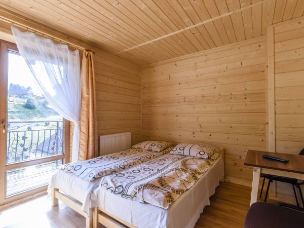 pokój 4 osobowy w nowym budynku