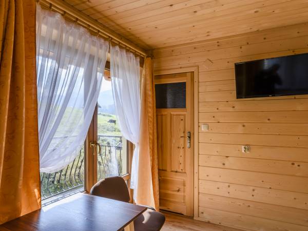 pokój 2-osobowy w nowym budynku z balkonem